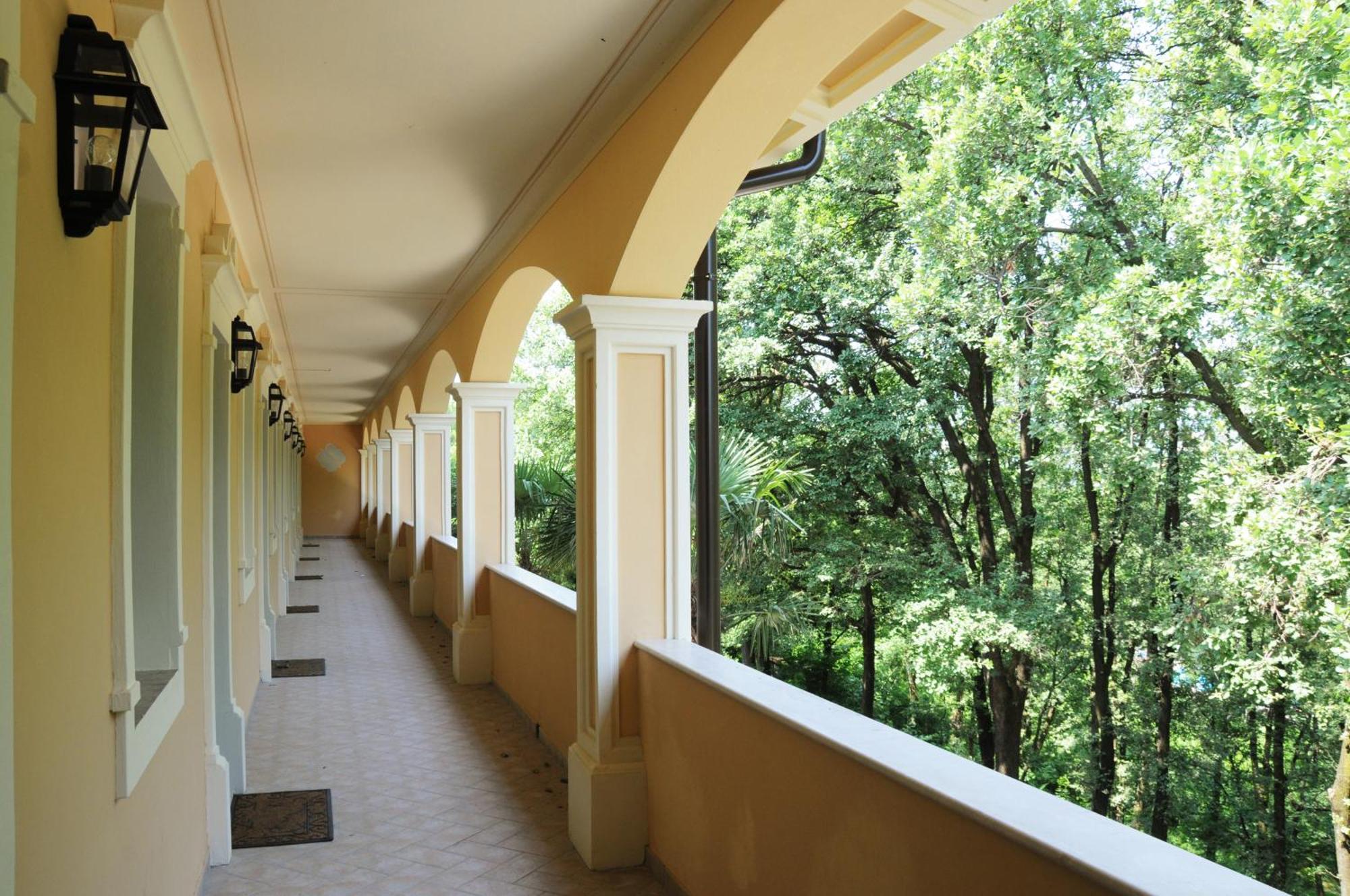Park Residence Il Gabbiano Moniga del Garda Eksteriør billede